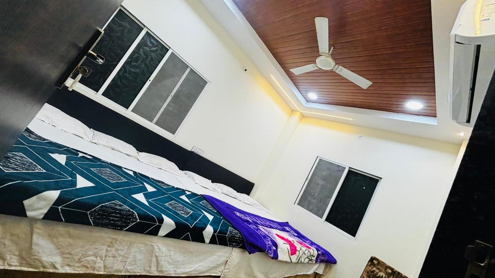Hotel Shreenidhi Comfort Stay Ujjain Exterior photo